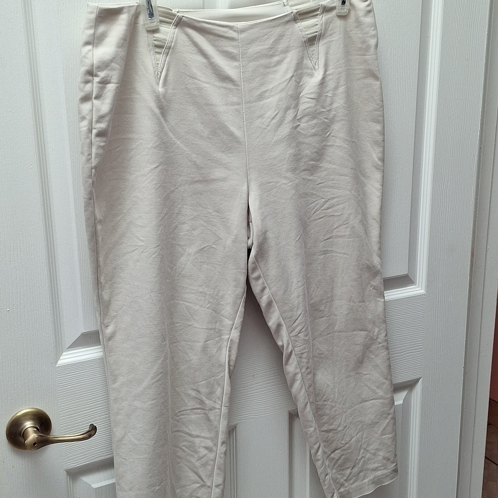 Q s Peter Nygard casual solid beige stretch plus size capris Pants 16P